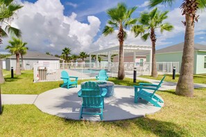 Property grounds - 4 Mi to Rockport Beach Park: Home w/ Resort Perks (Rockport)