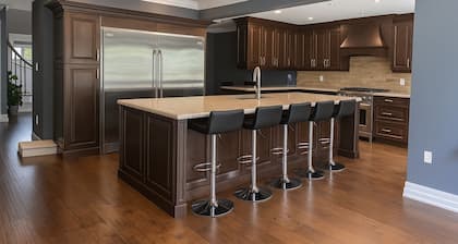 Luxury home 4BR, Pool, & 5 Mins to 401