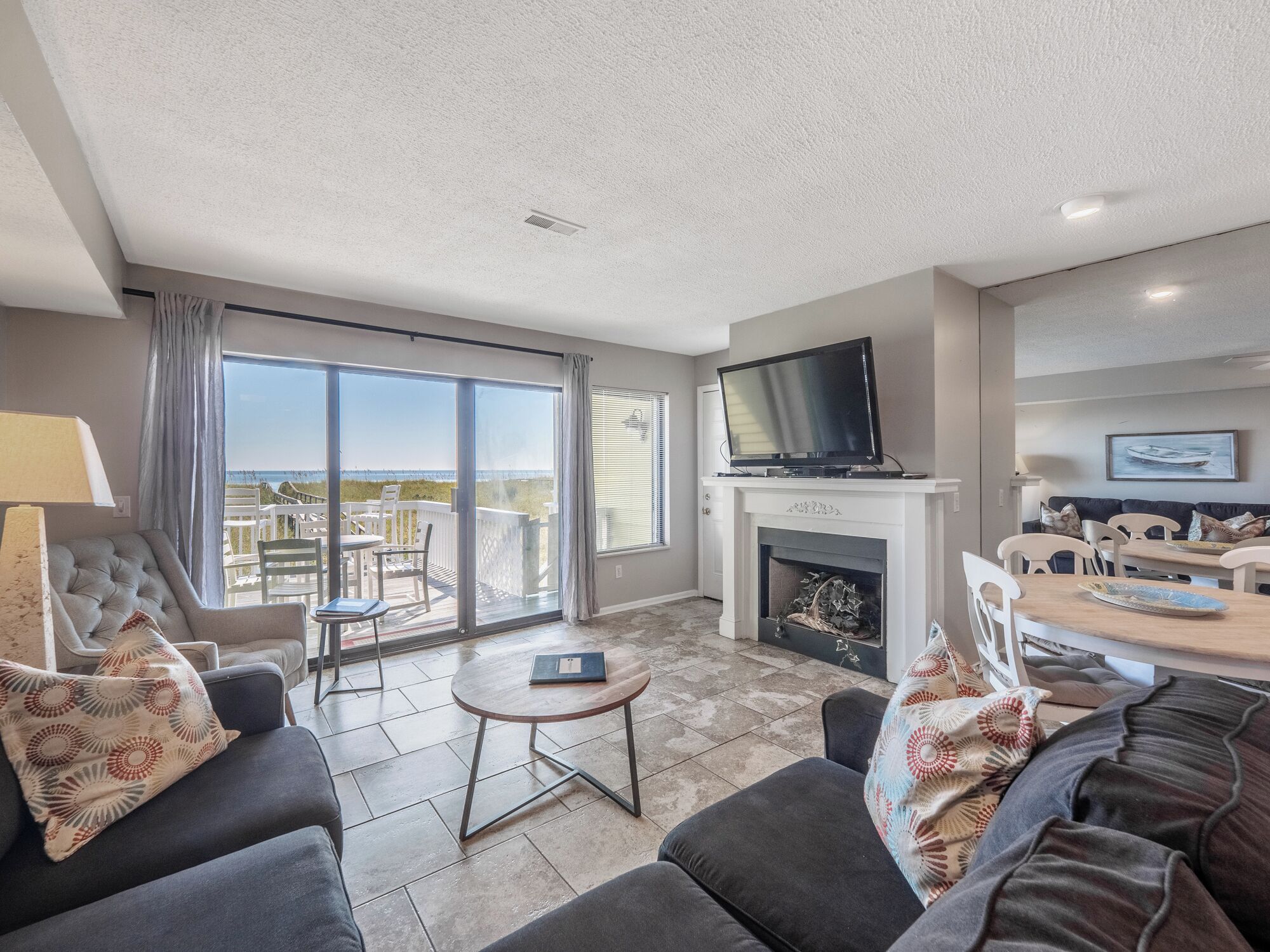 Studio (3 Bedrooms) | Property amenity