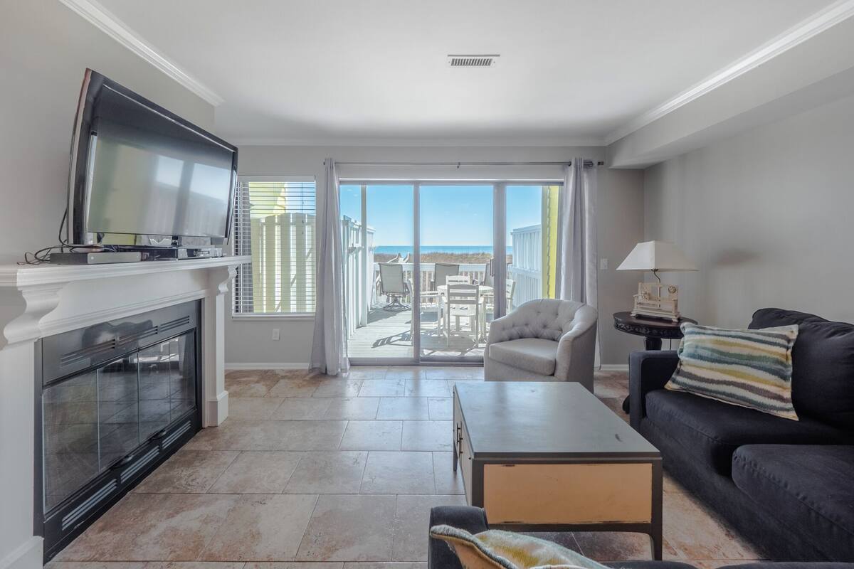 Studio (3 Bedrooms) | Front of property