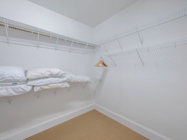 Studio (3 Bedrooms) | Property amenity