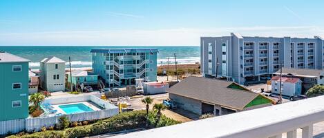 Studio (3 Bedrooms) | Property amenity