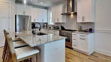 Estudio (5 Bedrooms) | Servicio de la propiedad