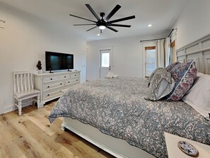 Studio (5 Bedrooms) | Property amenity - Carolina Bougie by Carolina Retreats (Carolina Beach)
