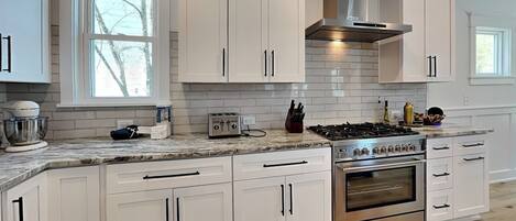 Studio (5 Bedrooms) | Property amenity