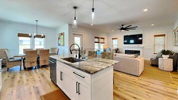 Studio (5 Bedrooms) | Property amenity