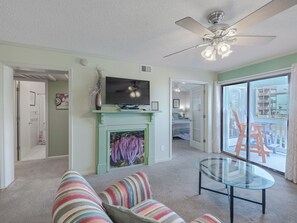 Condo (2 Bedrooms) | Property amenity