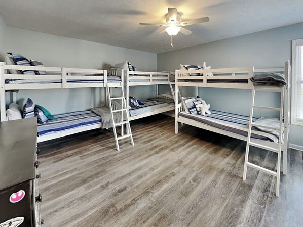 Studio (4 Bedrooms) | Property amenity