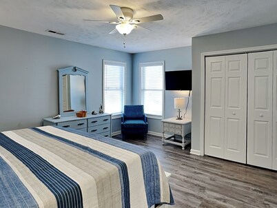 The Twisted Pelican by Topsail Realty