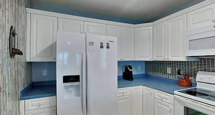 The Twisted Pelican by Topsail Realty