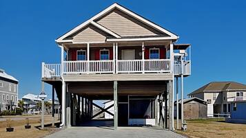 Studio (3 Bedrooms) | Front of property