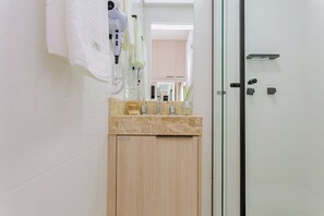 Start Vila Izabel | Sofá-Cama de Casal | C188 | 욕실 | 샤워 시설, 타월, 샴푸