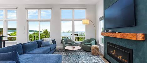 Familiehus, utsikt mot bukt | Oppholdsområde