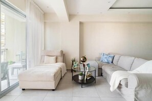 TV - Relaxing Ocean View Condo (Santo Domingo)