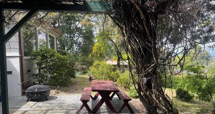 Charming 1-bedroom detached from main home in tranquil Sebastopol