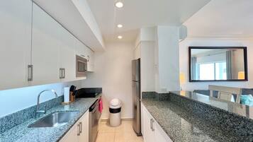 Fridge, microwave, oven, stovetop