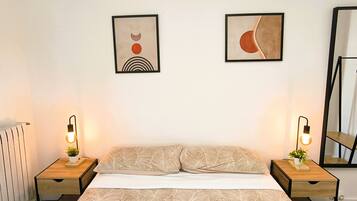 3 slaapkamers, een strijkplank/strijkijzer, gratis wifi, beddengoed