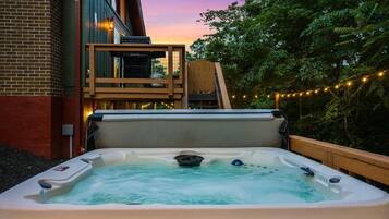 Bain à remous extérieur