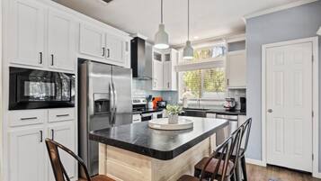 Microones, forn, placa de cuina i rentaplats