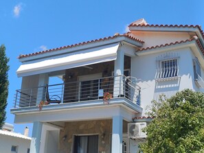 تفاصيل الفندق من الخارج