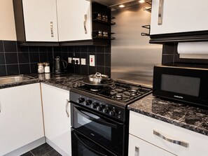 Kitchen, Cooking, Workspace, Seating, Dining