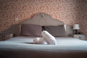 3 chambres, fer et planche à repasser, Wi-Fi gratuit, draps fournis