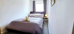 3 bedrooms, iron/ironing board, free WiFi, bed sheets