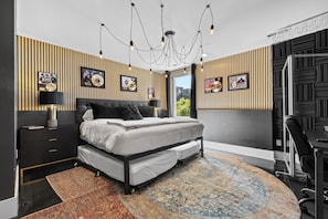 4 bedrooms, iron/ironing board, free WiFi, bed sheets
