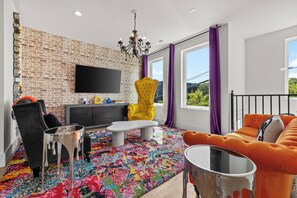 Smart-TV, Tischtennisplatte