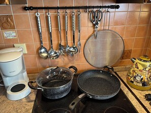 Fridge, oven, dishwasher, coffee/tea maker