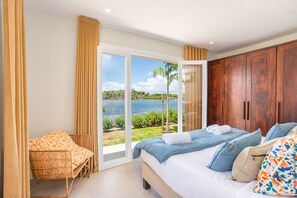 4 bedrooms, travel crib, free WiFi, bed sheets