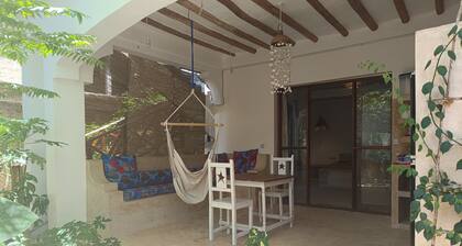 Charming 1-bedroom apartment with WiFi, AC in gorgeous Jambiani,400ft away beach