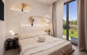 6 bedrooms, travel cot, free WiFi