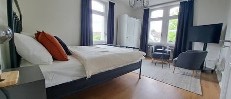 2 bedrooms, iron/ironing board, WiFi, bed sheets