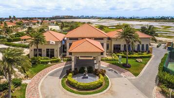 Studio (2 Bedrooms) | Property amenity