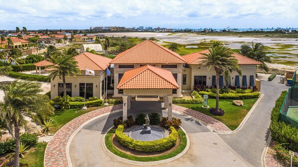 Studio (2 Bedrooms) | Property amenity