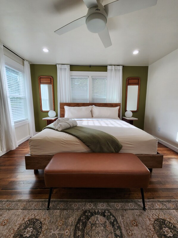 2 bedrooms, iron/ironing board, WiFi, bed sheets