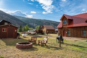 Property grounds - The PB Bears Den - Perfect Spot for Your Family Getaway (Lake City)