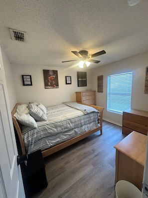 1 bedroom, WiFi, bed sheets