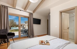 5 chambres, fer et planche à repasser, Wi-Fi gratuit