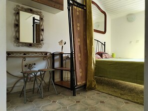 2 chambres, fer et planche à repasser, Wi-Fi gratuit, draps fournis