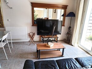 TV - The Swallow (La Baule-Escoublac)