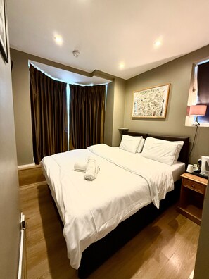 经典双人房 | 熨斗/熨板、床单