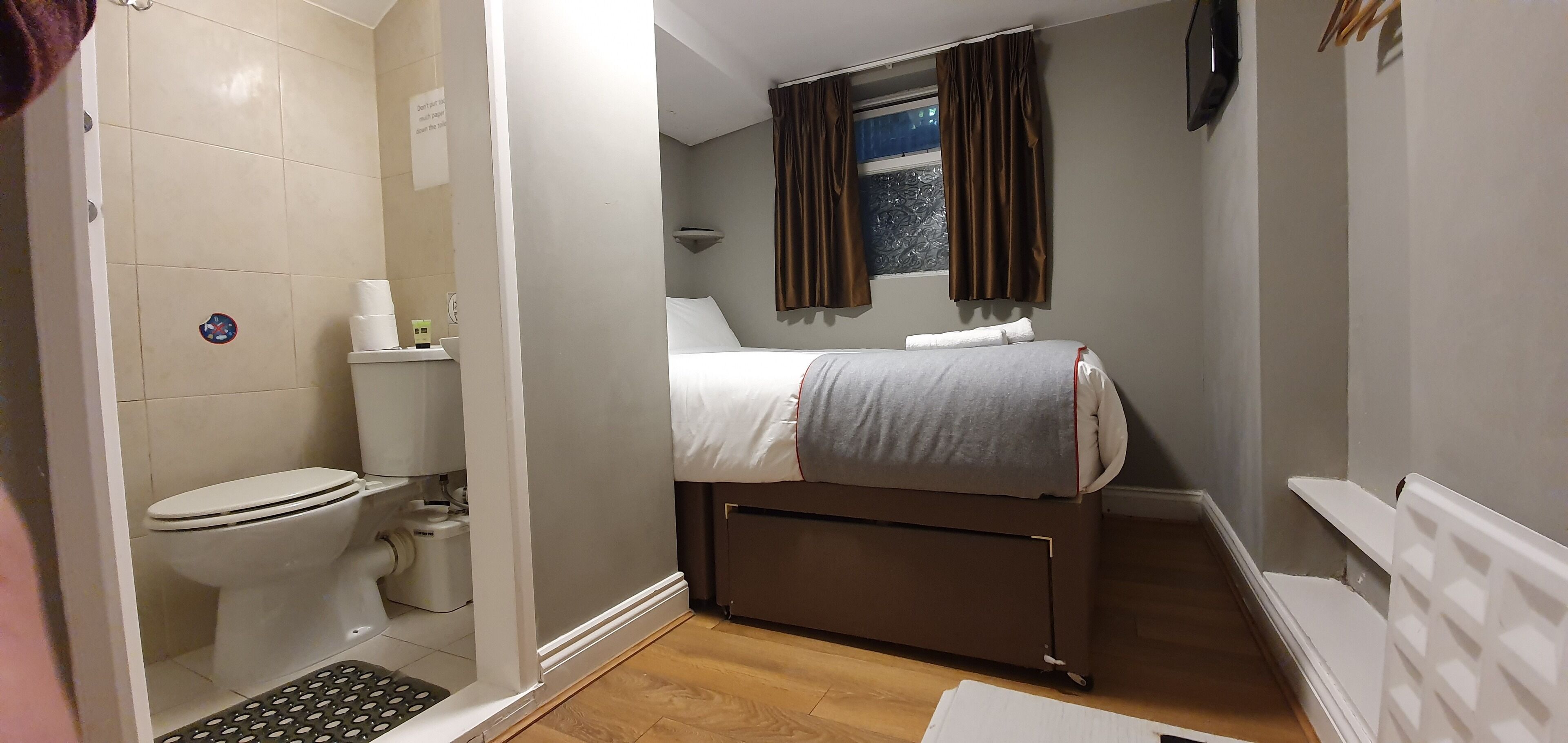 Iron/ironing board (on request), bed sheets