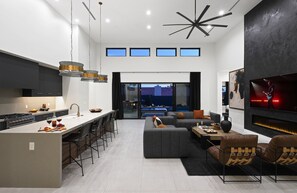 Casa (Multiple Bedrooms) | Interior