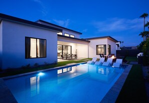 Interior - Luxe - Solstice Retreat - Heated Pools - 2 Homes (Scottsdale)