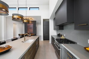 Interior - Ember-pool Heat Available-in North Scottsdale (Scottsdale)