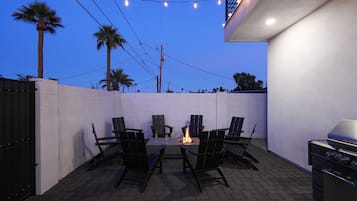 House (6 Bedrooms) | Interior