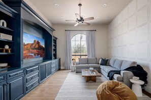 House (4 Bedrooms) | Interior