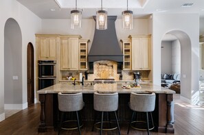 Interior - Luxe Poolside Paradise-pool & Spa-vanity Station (Scottsdale)